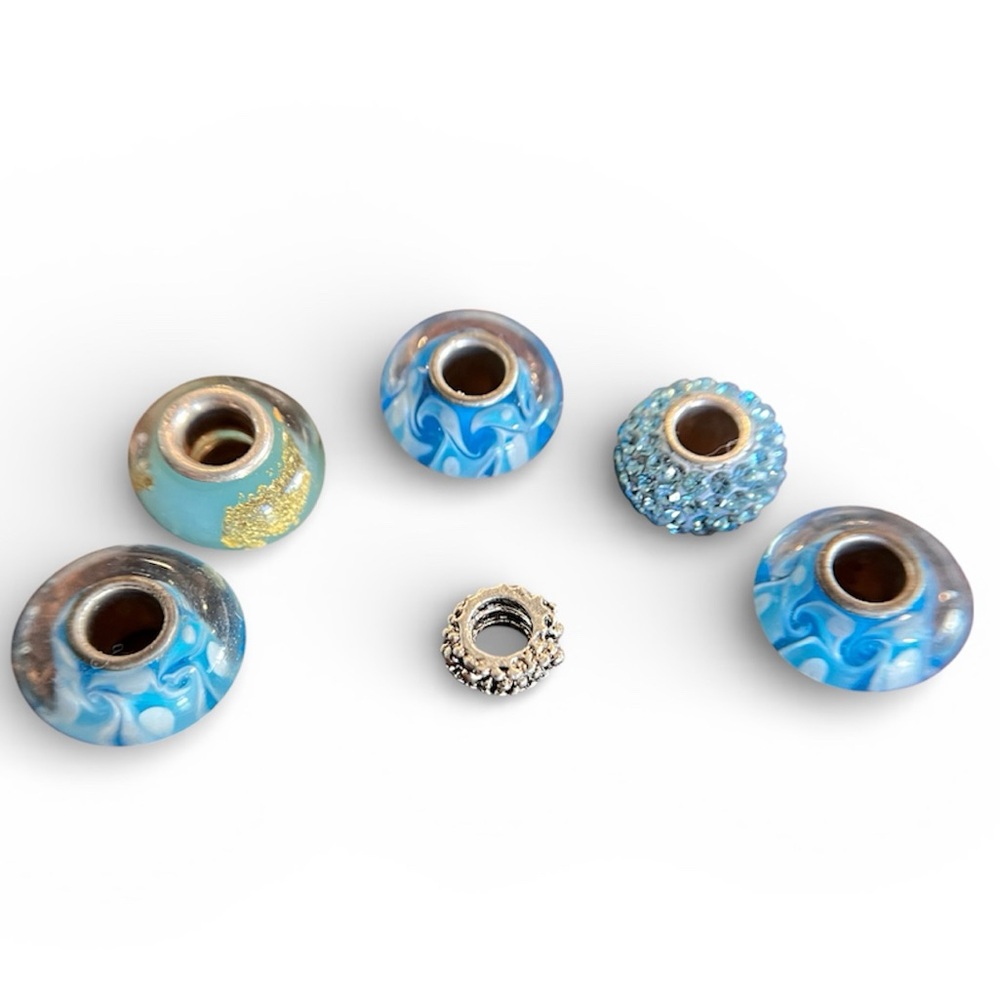 Blue bead bundle